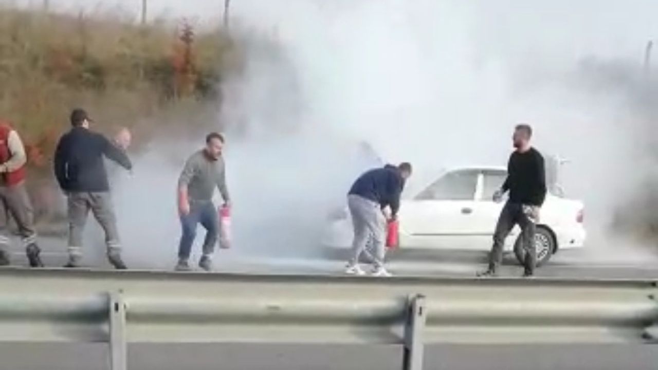 Hareket halindeki otomobilde yangın çıktı