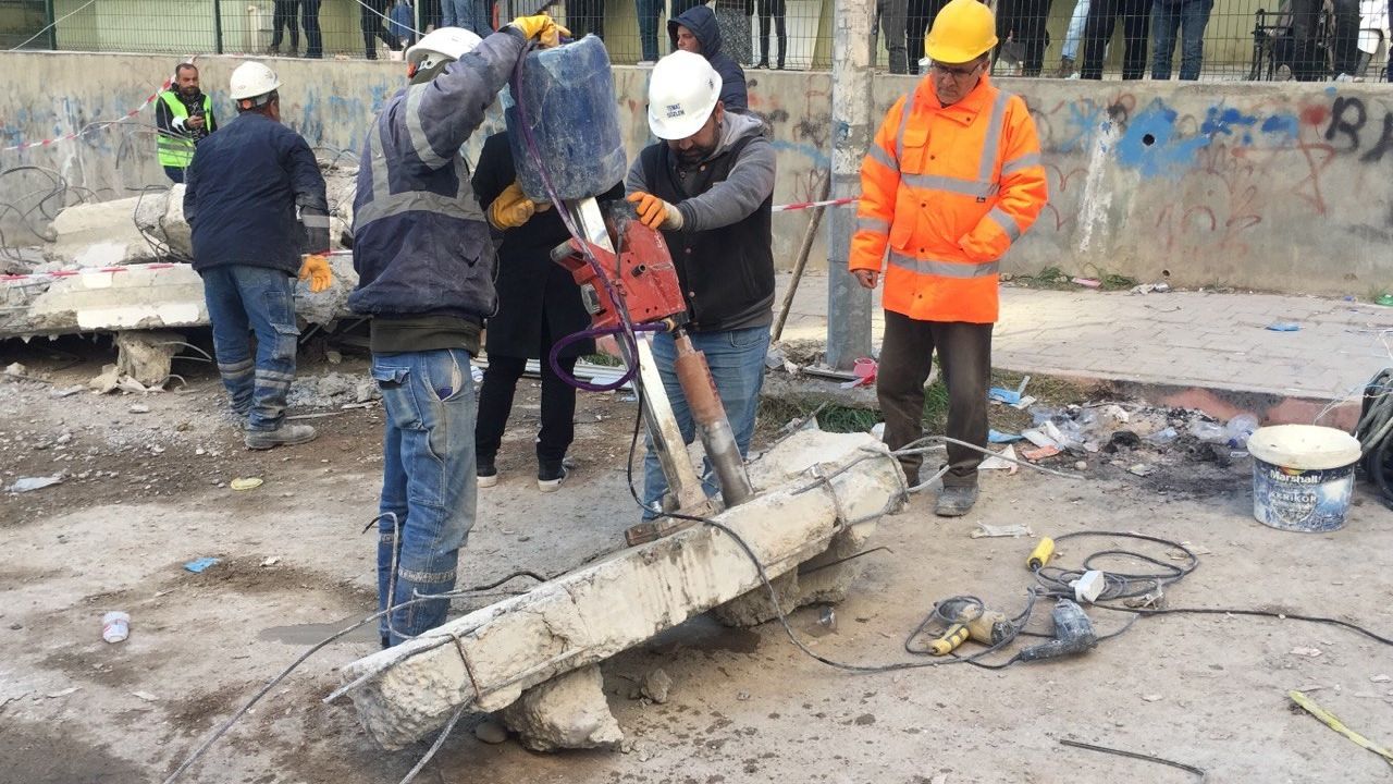 Son Dakika: Adana’da depremde yıkılan binalarla ilgili soruşturma başlatıldı