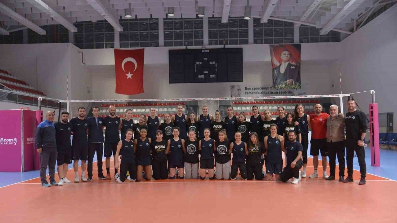 Genç voleybolcular Çukurova Belediyesi Spor Kulübü’nün misafiri oldu