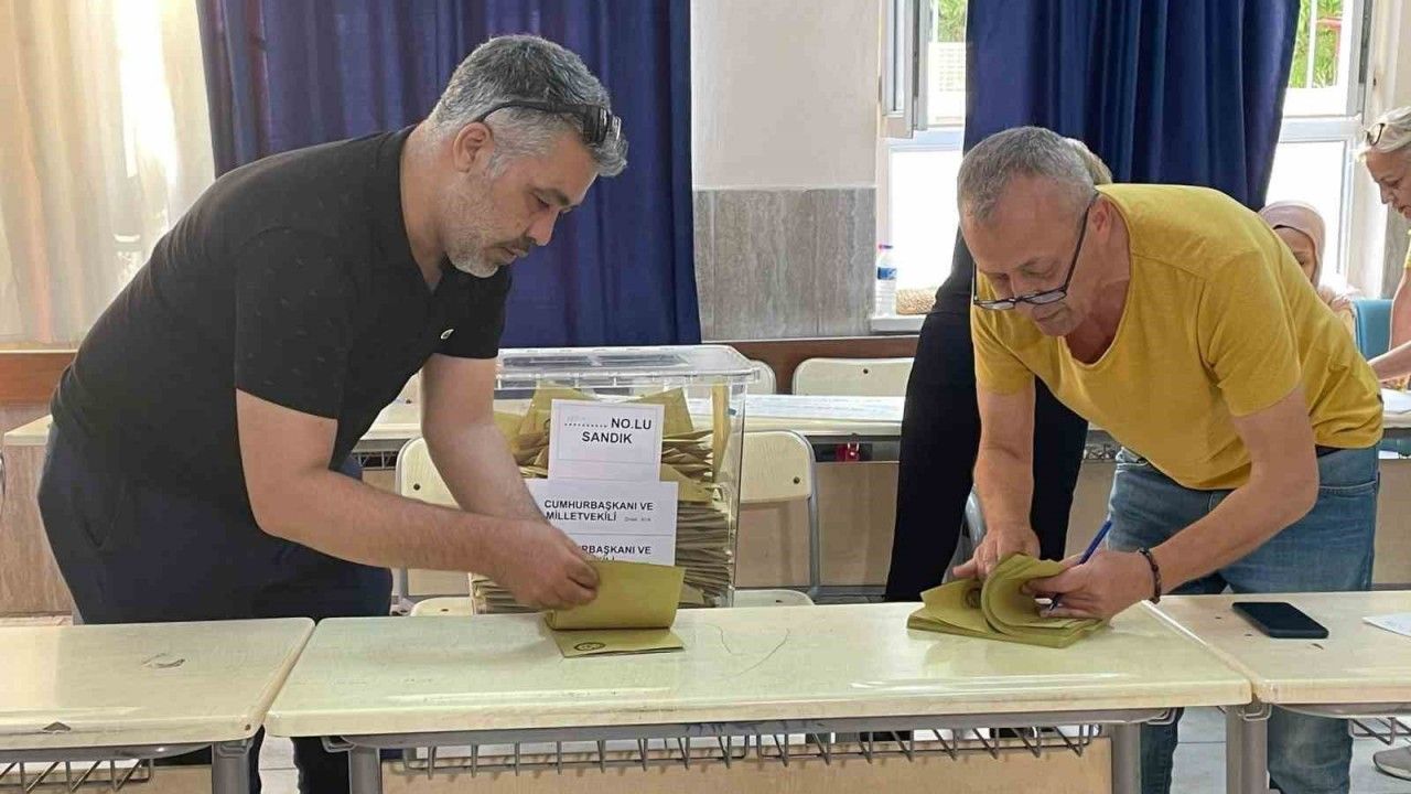 Adana’da oy kullanma işlemleri tamamlandı, sayımlar başladı
