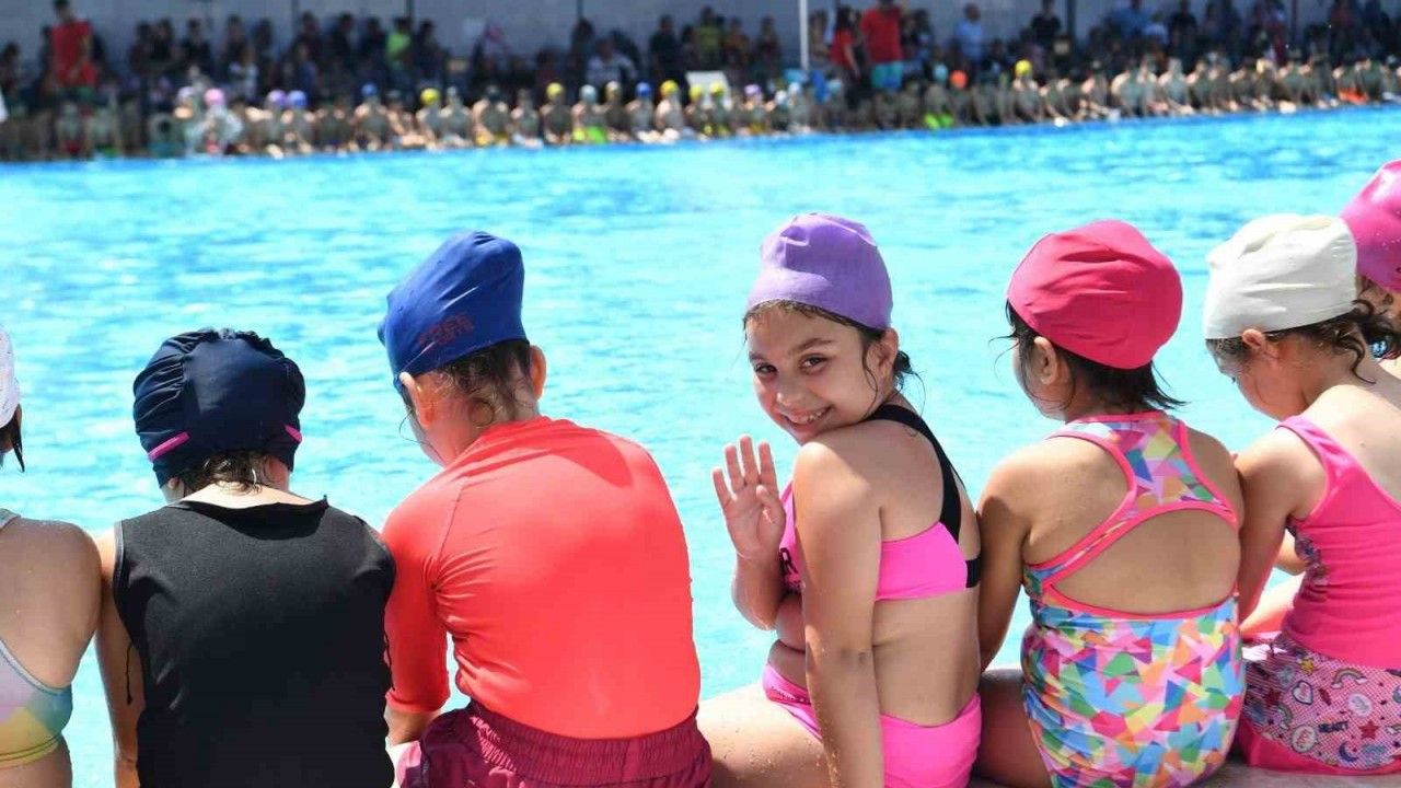 Çukurova’da yüzme kurslarına rekor başvuru
