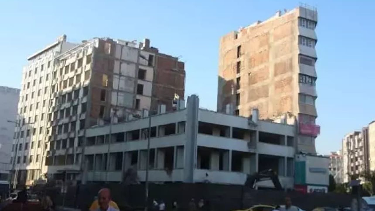 Adana'da Tapu binası yıkılıyor, yanındaki iş hanı ne olacak?