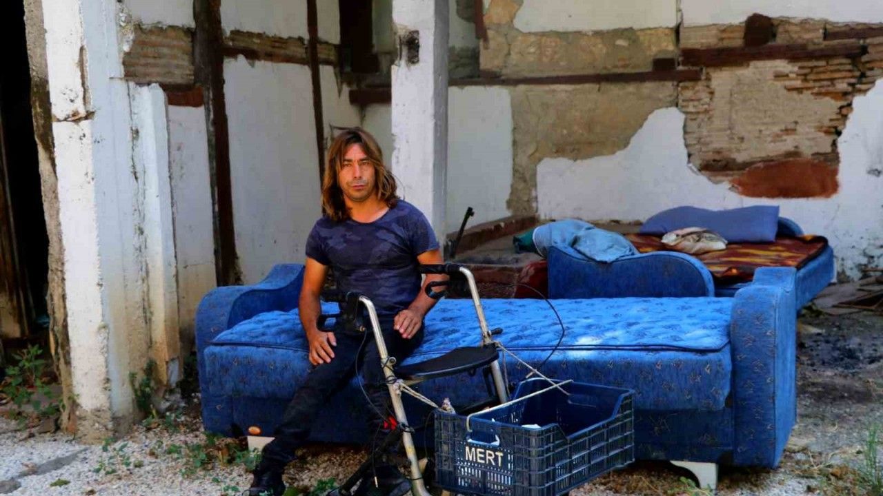 Adana'da ev sahibi kirayı 3 katına çıkardı, ödeyemeyince engelli kiracının eşyalarını rehin alıp sokağa attı