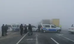Adana yolunda askeri araç tıra çarptı: 2 asker şehit