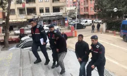 Adana'da jandarma hurda aracı durdurdu: Keşif yapan 2 hırsızlık şüphelisi yakalandı