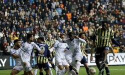 Spor Toto Süper Lig: Adana Demirspor: 1 - Fenerbahçe: 1 (Maç sonucu)
