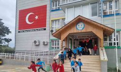 Adana’da öğrenciler için deprem tatbikatı