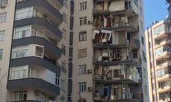 Adana'da depremde ağır hasar alan Ayas Sitesi A Blok kontrollü yıkıldı