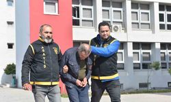 Adana'da dolmuşta yaşlı adamı soyan zanlı tutuklandı