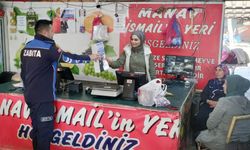 Yumurtalık Belediyesi, esnaf ve vatandaşlara eşantiyon ürünler dağıttı