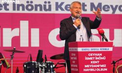 Ceyhan İsmet İnönü Kent Meydanı açıldı