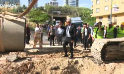 Zeydan Karalar olay yerinde: Bahçeşehir Mahallesi’ne yeni yağmur suyu hattı döşeniyor