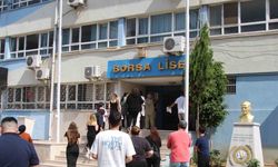 Adana’da sınava geç kalan öğrencileri polis yetiştirdi