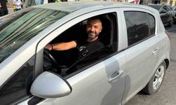 Trafikte cam silen gençler artık zorla kapıları açıp para istiyor