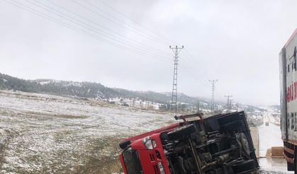 Karaman’da devrilen kamyonetin sürücüsü yara almadan kurtuldu