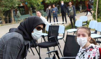 Mardin’de engelli vatandaşlara 28 adet akülü sandalye dağıtıldı