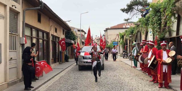 Tarihi Kozan sokaklarında 103 yıllık kurtuluş coşkusu yaşandı