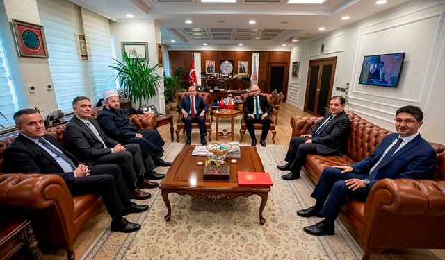 Bakan Bilgin, Karadağ Çalışma ve Sosyal Refah Bakanı Adroviç ile görüştü