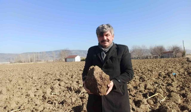 Son 20 yılın en kurak kışı yaşanan Eskişehir’de çiftçi yağış bekliyor