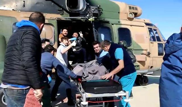 160 sortide 720 afetzede Adana Şehir Hastanesi heliportuna indirildi