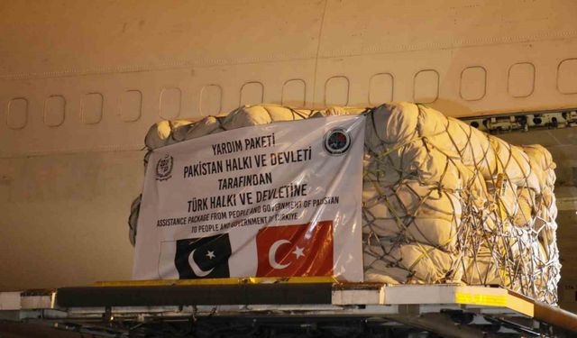 Pakistan’dan Türkiye’ye çadırlar gelmeye başladı