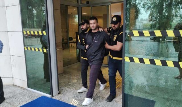 Adana'da AK Parti Çukurova ilçe binasına pompalı tüfekle 14 kurşun atan saldırgan tutuklandı