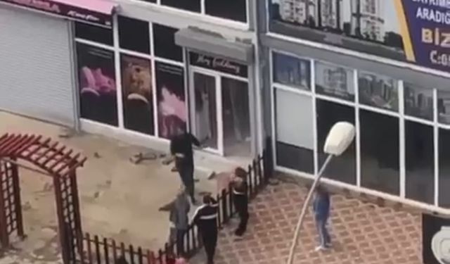 Kadın kuaförler komşu kadın kuaförün iş yerine saldırdı