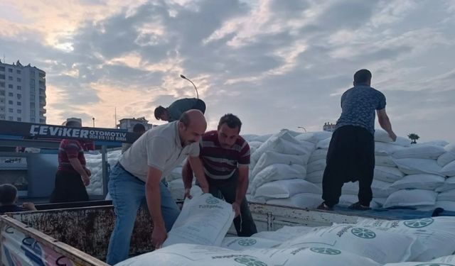 Adana’da depremden etkilenen arıcılara yem desteği