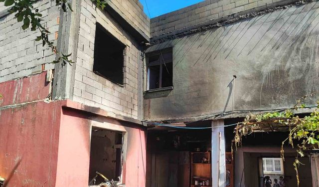 Tarım işçisi ailenin evi yandı, biriktirdikleri 25 bin lira kül oldu