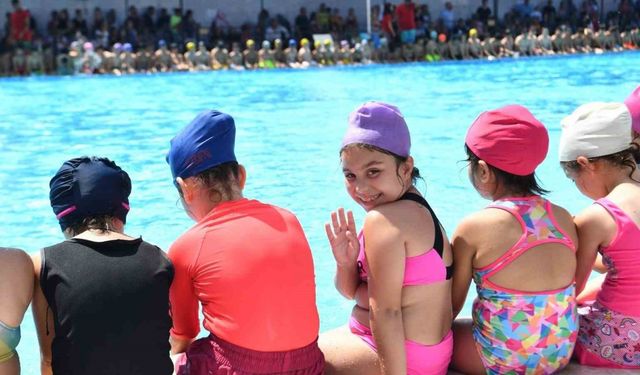 Çukurova’da yüzme kurslarına rekor başvuru
