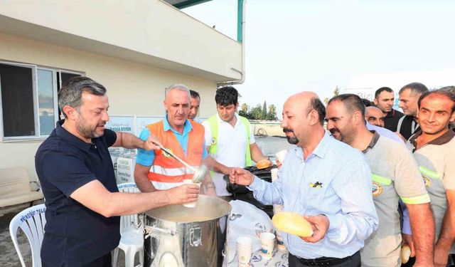 Yüreğir Belediye Başkanı Kocaispir, işçilerle bir araya geldi