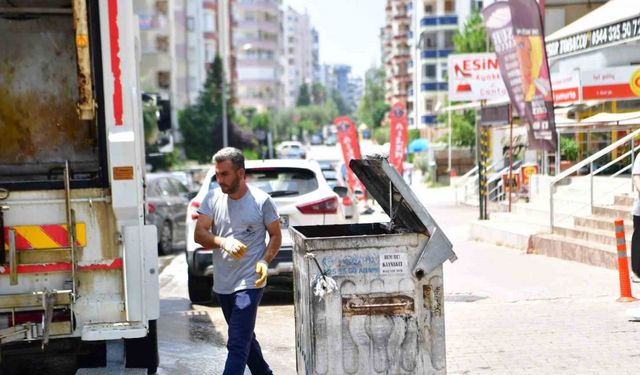 Çukurova’da konteynerler ilaçlı su ile yıkanıyor