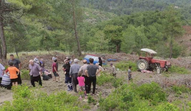 Traktör devrildi, sürücü hayatını kaybetti