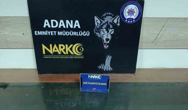 Adana'da iki torbacıdan biri tutuklandı