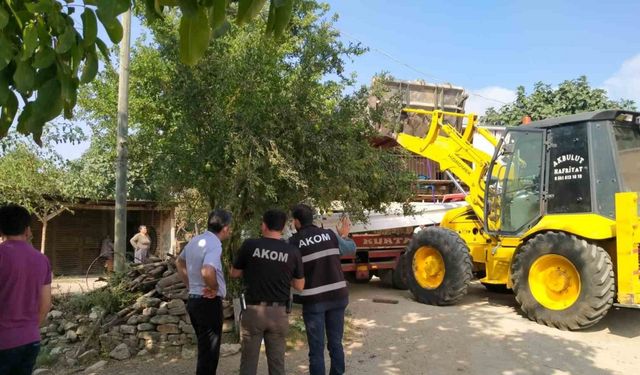 Deprem bölgesi Kozan’da çalışmalar sürüyor