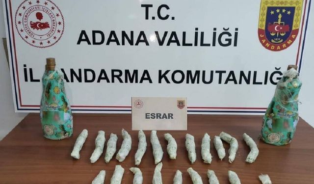 Adana Ceyhan'da deterjan kutusundan 20 paket esrar çıktı