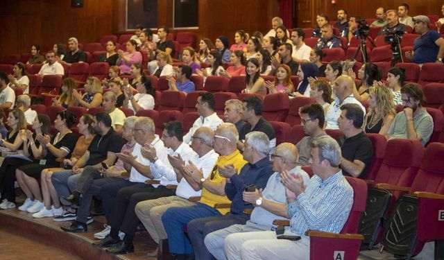 Prof. Dr. Uyar: "İklim değişikliğinin ve enerji sorununun çözümü yenilenebilir enerjide"