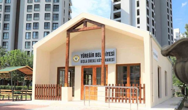 Yüreğir’de emeklilere ‘Emekli Kütüphanesi’ açıldı