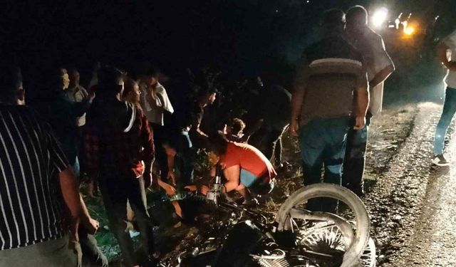 Adana’da 2 motosiklet sürücüsü zoru başardı: Çarpıştılar, 3 yaralı