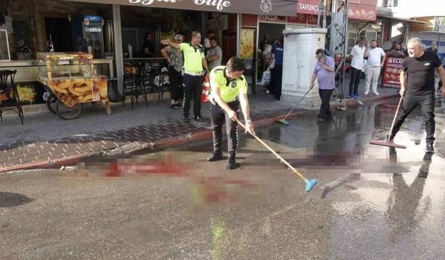 Polis kan golüne dönen yolu silip süpürdü: Adana'da boşanmak isteyen adama eşinin ailesinden yaylım ateşi!