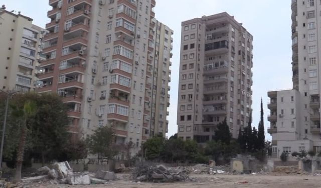 Adana'da depremde 40 kişiye mezar olan apartman 'Raylı sistem temel' yalanıyla satılmış!