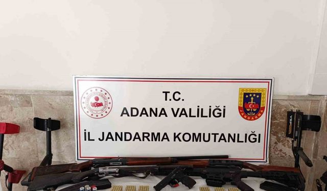 Adana’da evde 23 sikke ve 5 silah çıktı