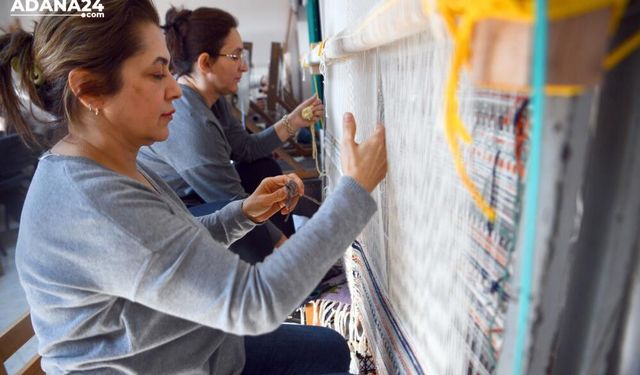 Çukurova Belediyesi ‘Yöresel Kilim Dokuma’ kursuna açtı, kadınlar büyük ilgi gösterdi