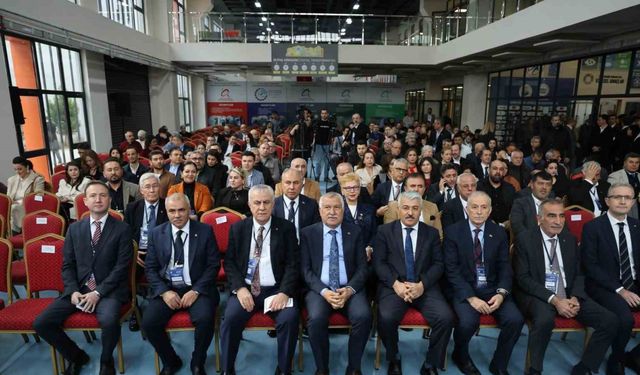 Adana’da ’Dijital Dönüşüm Konferansı’ düzenlendi