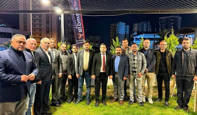 Zafer Partisi iftarında Ümit Özdağ’a destek