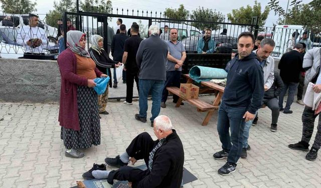 Adana’da dilenciler durumu fırsata çevirdi