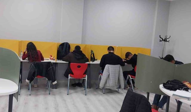 Eski bina modern teknoloji ile donatılan Z kütüphaneye dönüştü