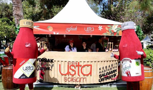 Büyük Usta ve Serfressh, Adana şalgamını geri dönüştürülebilir cam şişelerinde tanıtıyor