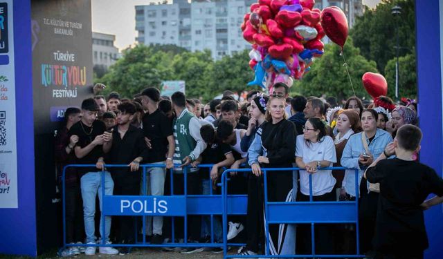 Her şey ön sırayı kapmak için: Maraton koşar gibi konsere koştular