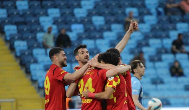 Trendyol Süper Lig: Adana Demirspor: 1 - Göztepe: 2 (İlk yarı)